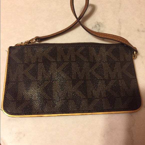 Michael Kors wristlet - Picture 4 of 7